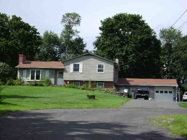 Building photograph for 19 SANFORD LN